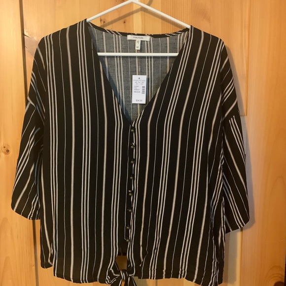 NEW! Maurices Top - Picture 3 of 11